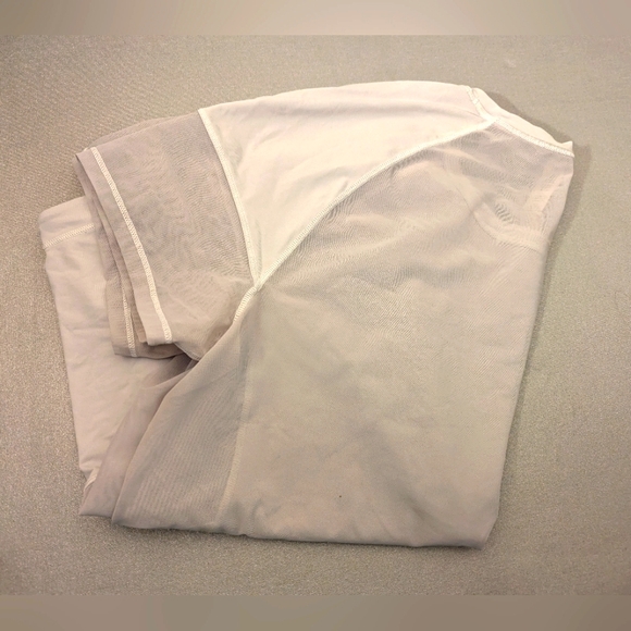 Lululemon White/Gray Workout Top with Mesh Paneling Size 10 - Picture 5 of 8